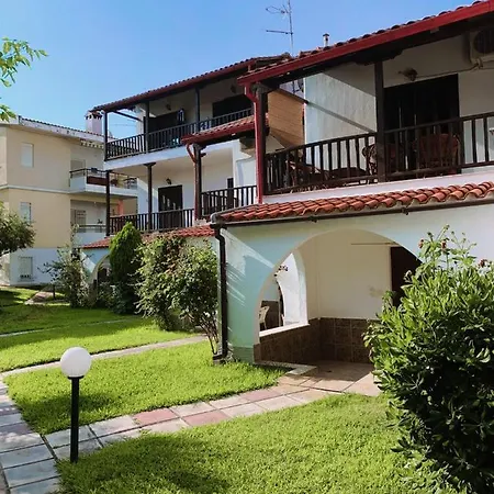 Nice Homely 2-Bedroom Apartment Close To The Beach Pefkochori Extérieur photo