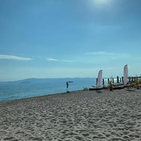 Nice Homely 2-Bedroom Apartment Close To The Beach Pefkochori Extérieur photo
