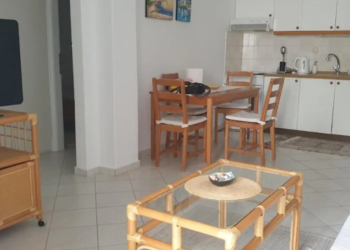 Nice Homely 2-Bedroom Apartment Close To The Beach