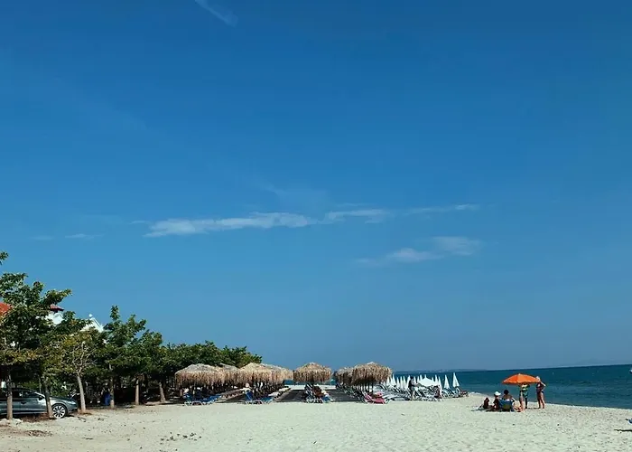 Nice Homely 2-Bedroom Apartment Close To The Beach
